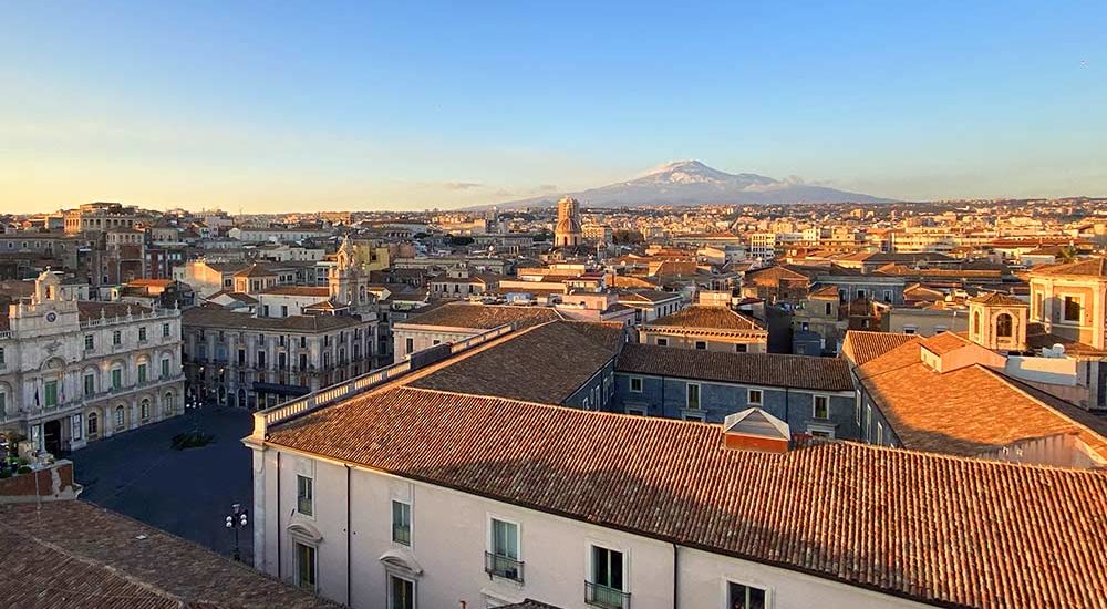 Catania vista sull'etna