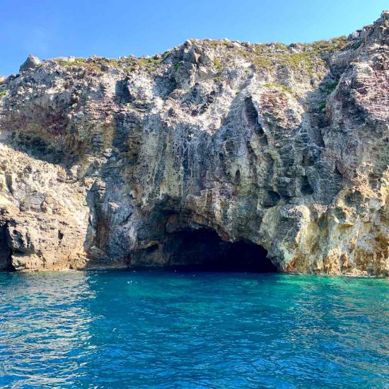 Panarea, grotta