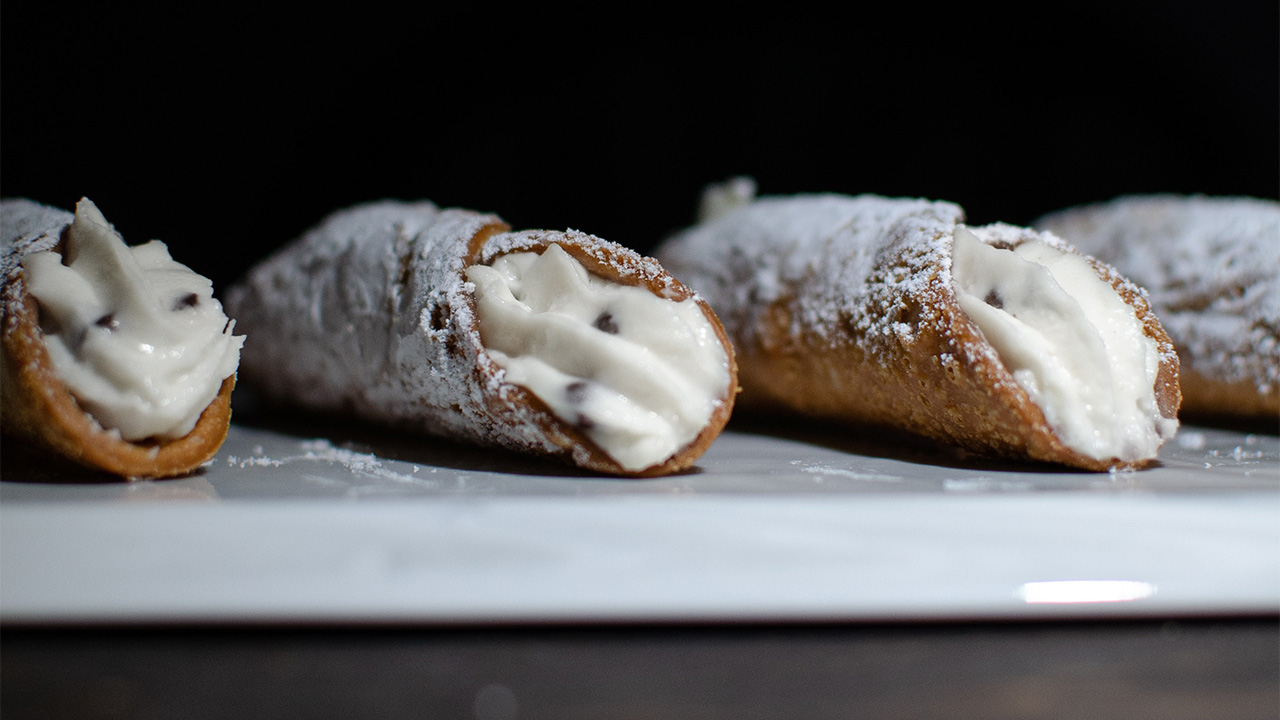 cannolo street food palermo
