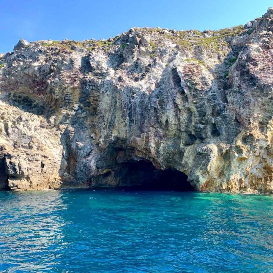 Panarea, grotta