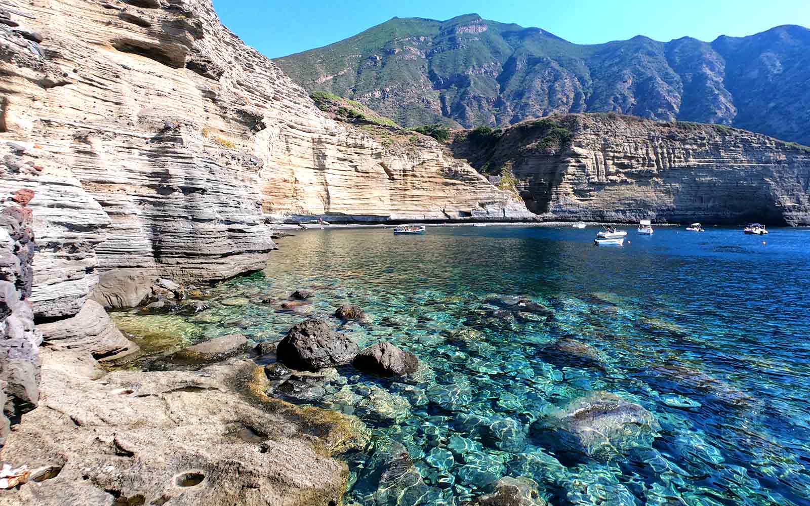 Salina, baia di Pollara