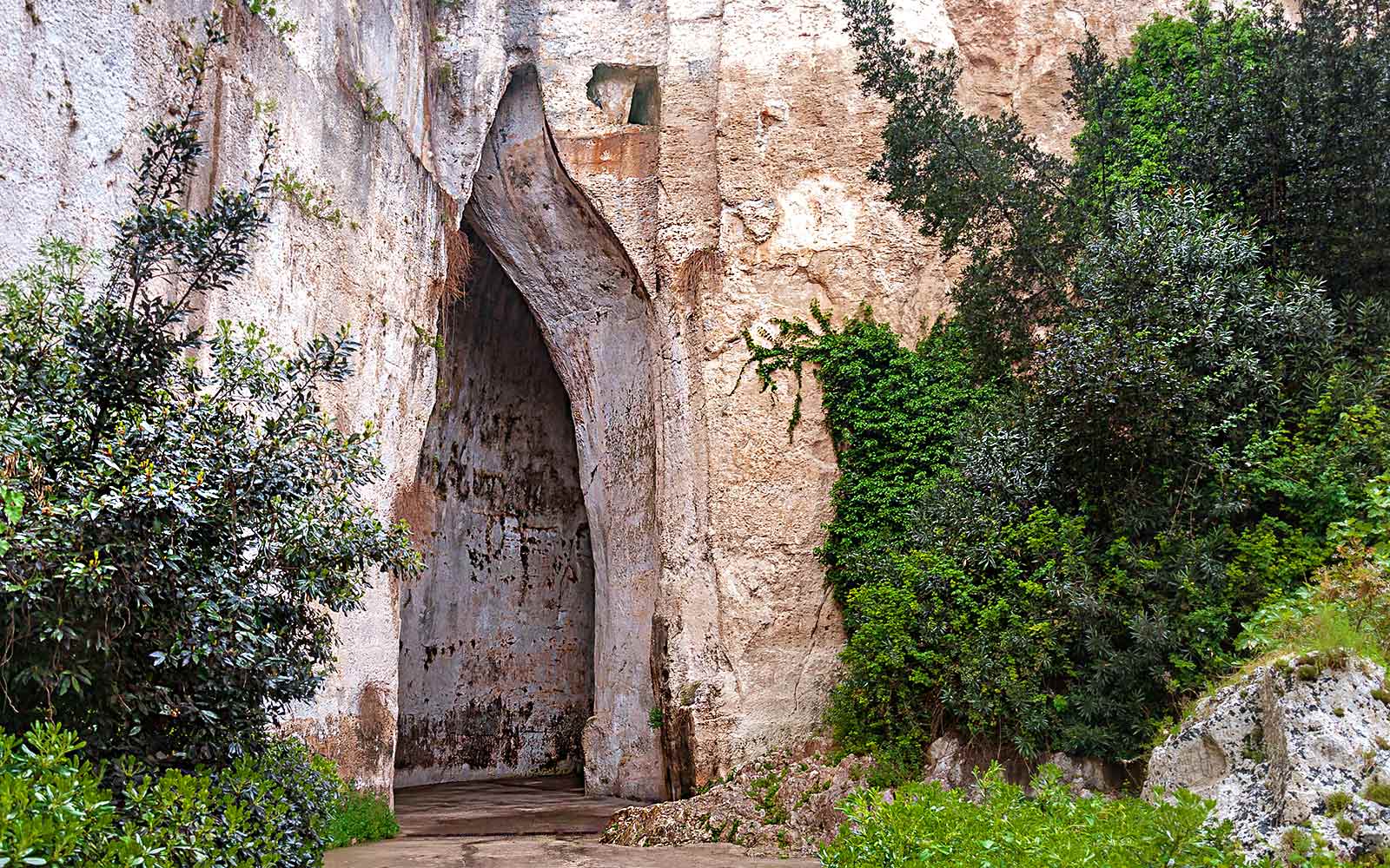 siracusa-orecchio-dionisio-viaggio-in-sicilia Orecchio di Dionisio