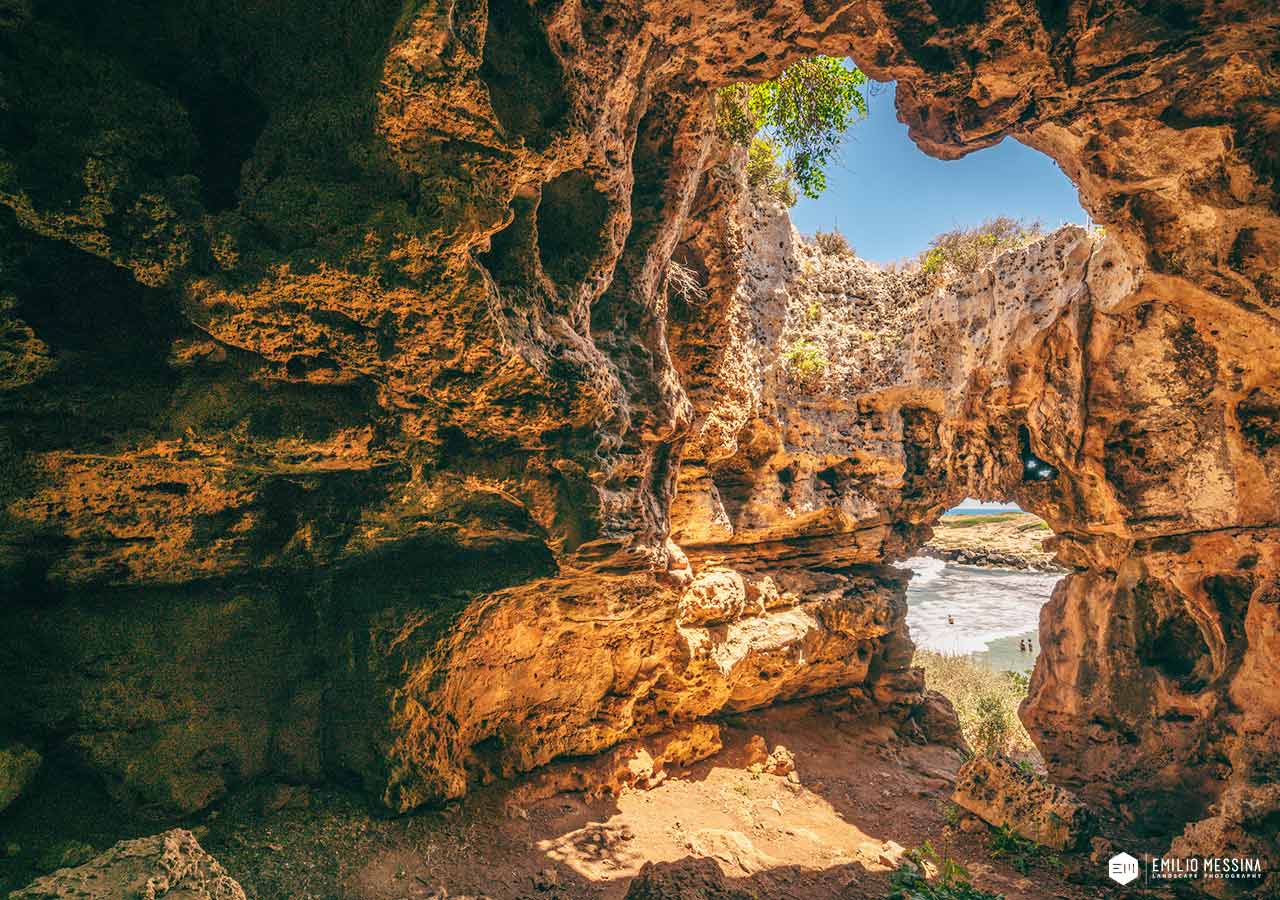 spiaggia-calamosche-roccia-viaggio-in-sicilia