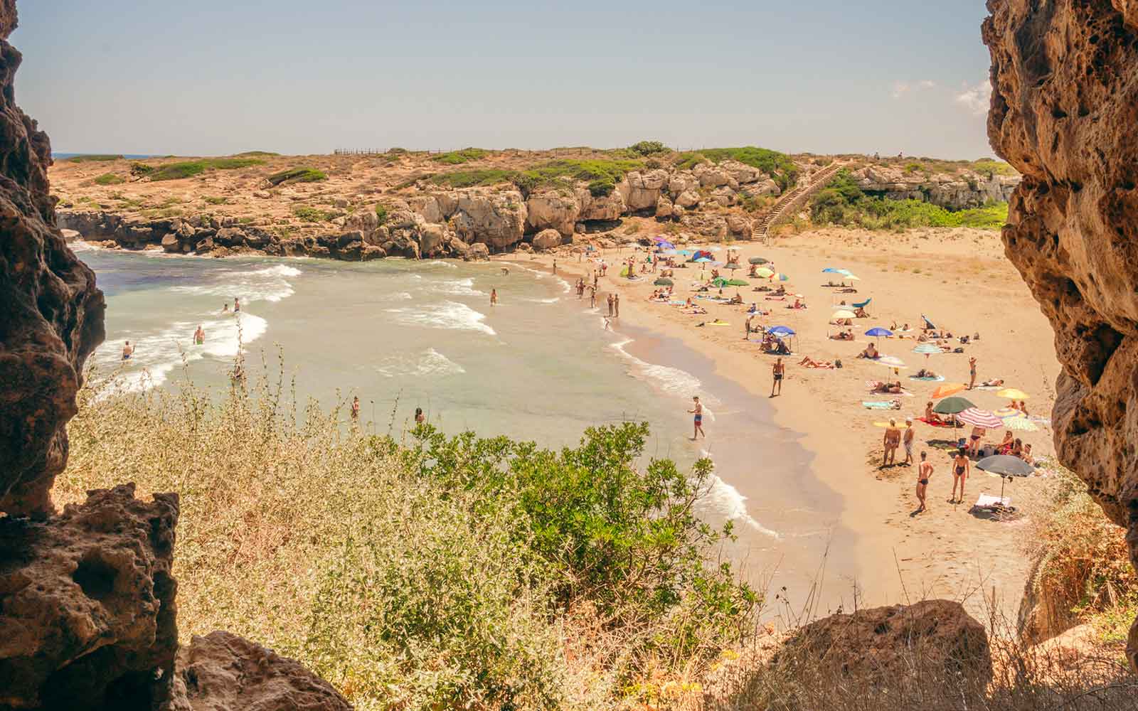 Vista sulla spiaggia di Calamosche - Foto di Emilio Messina