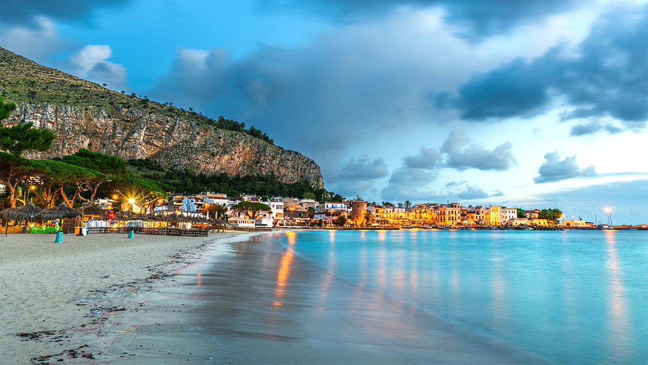 Spiaggia di Mondello a Palermo